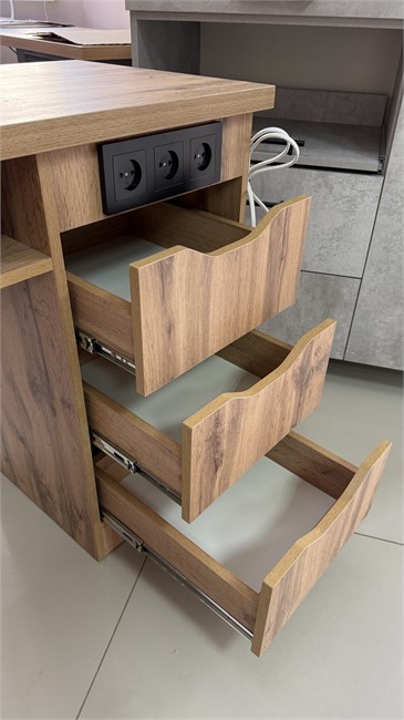 Маникюрный стол Лофт Базовый 3 розетки - копия 3 11694