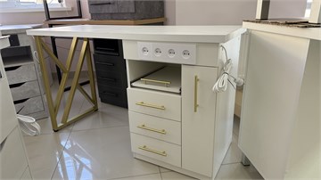 Маникюрный стол №38 10013