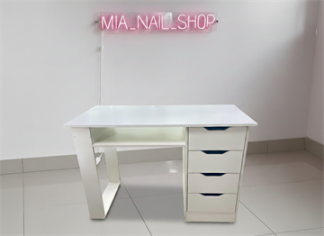 Маникюрный стол Резной без розеток 10011